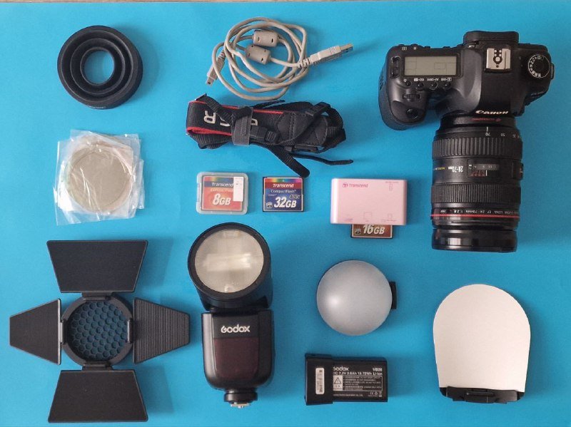 Canon EOS 5D Mark II камера, объектив Canon EF 24-70mm f/2.8L, вспышка Godox V1-C