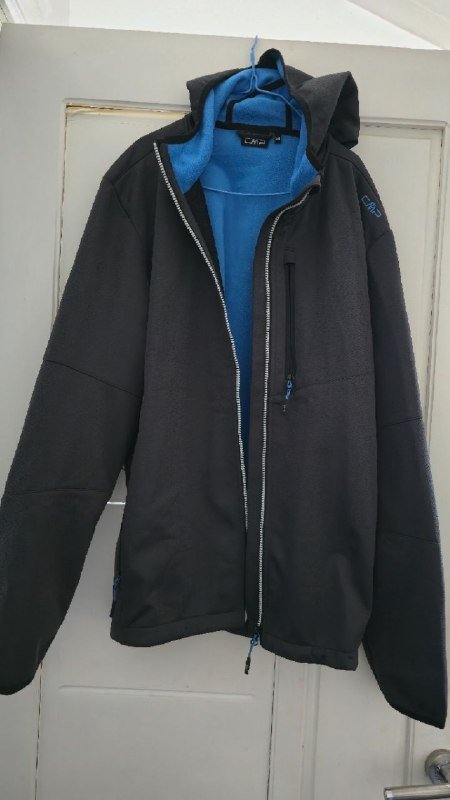 Куртка новая размер 56 весна