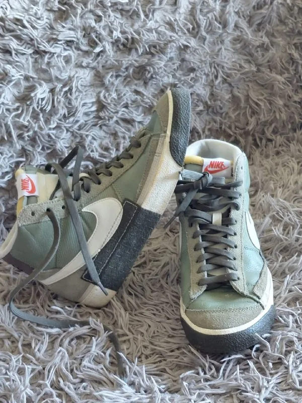 Кроссовки Nike