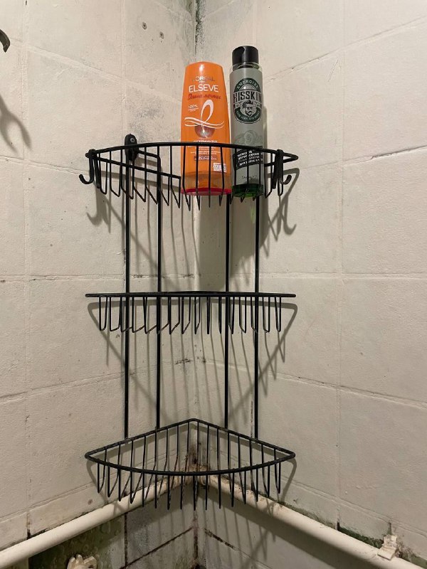 Синие бокалы, банки Ikea, шпалера, полочки, вентилятор, обогреватель, вафельница, духовка, зеркало 4