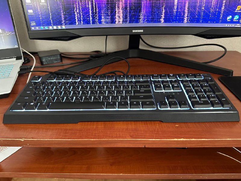 Монитор 2k Samsung 27' Odyssey G5, Клавиатура Razer Ornata V2 4