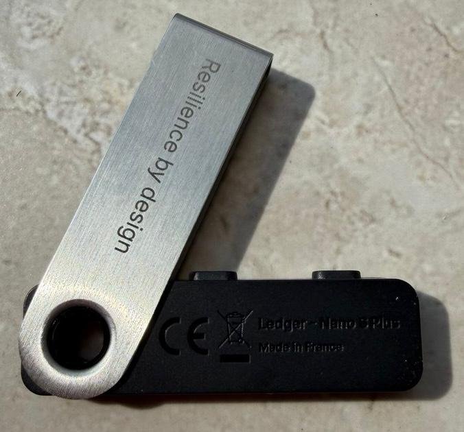 Ledger Nano S Plus, крипто-кошелек 3