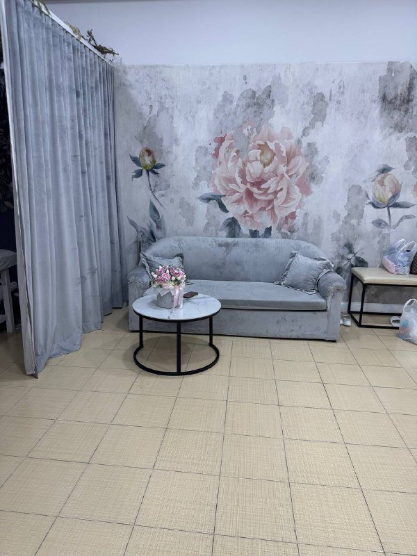 Диван, сундук-пуфик, зеркало, кресло, подиум, стенка для маникюра