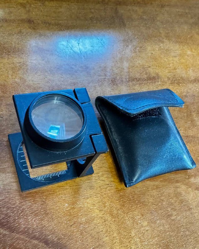 Лупа, набор скальпелей, зажим для люверсов, нумератор, степлер, дырокол