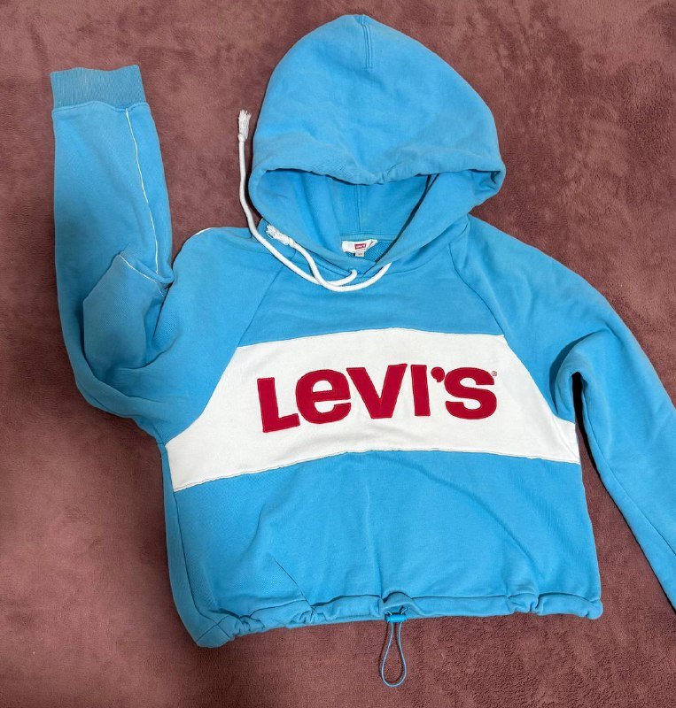Толстовка укороченная Levi’s нежно голубая XS-S 3