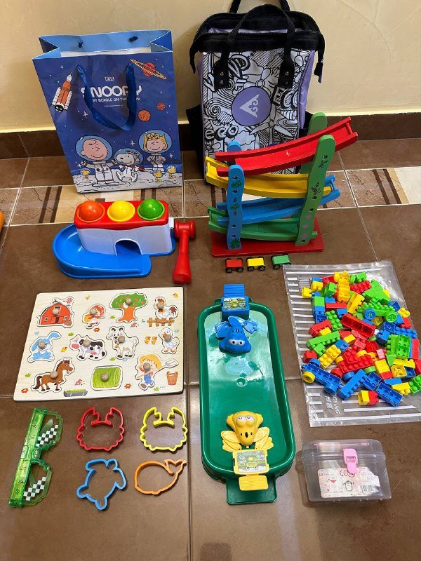 Конструктор, вкладыши, пазлы, развивающие игры для детей