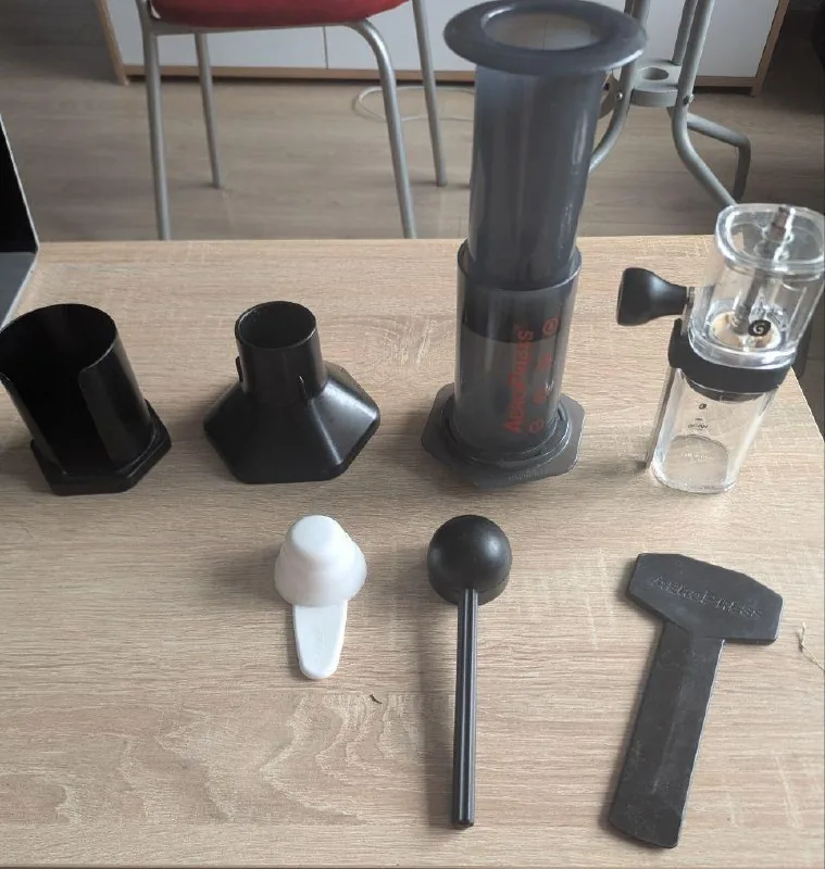 AeroPress, кофемолка