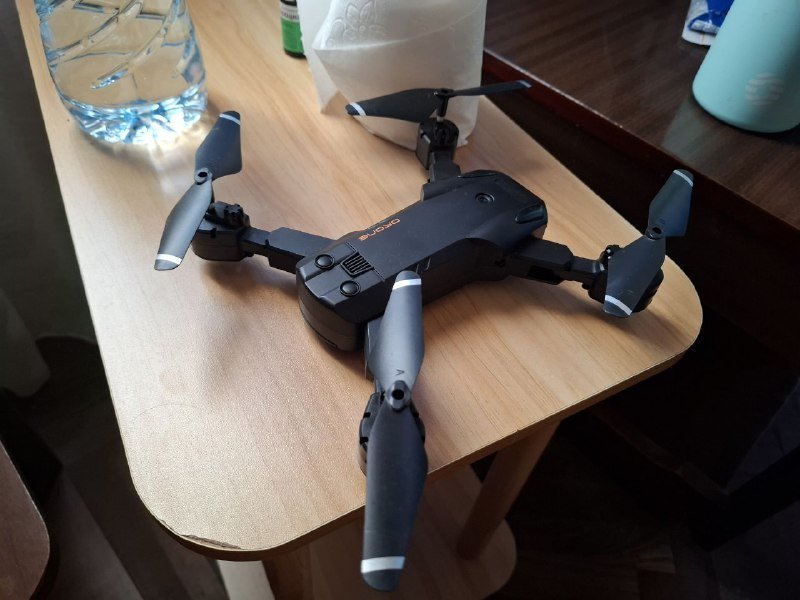 Дрон Е88 с кейсом, пультом и запчастями 2