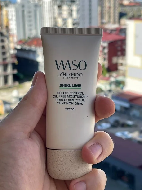Увлажняющий крем-гель для лица Shiseido Waso SPF 30 1