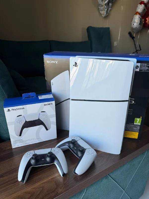 PS5 Slim Digital Edition, 2 геймпада