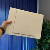MacBook Air M3 Starlight 3