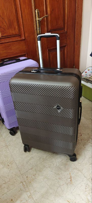 Чемодан почти новый 46х65х29 см