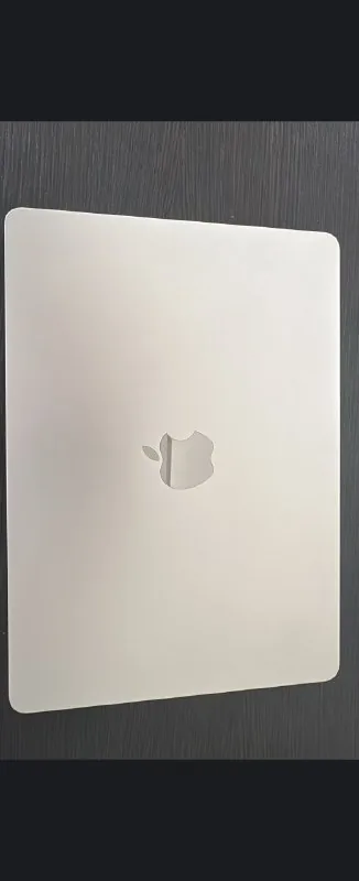 Apple MacBook M2 Air 1