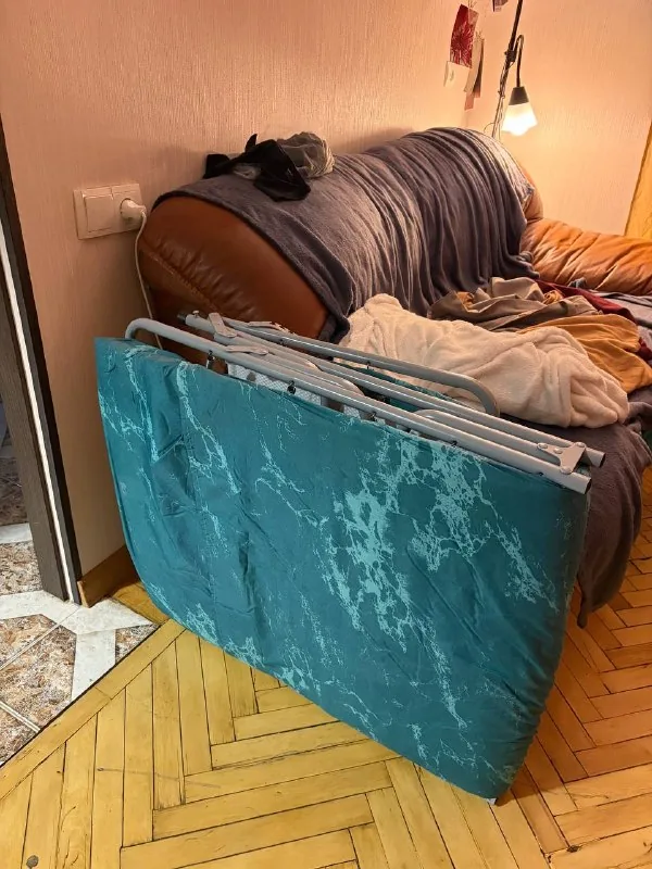 Раскладушка односпальная с матрасом