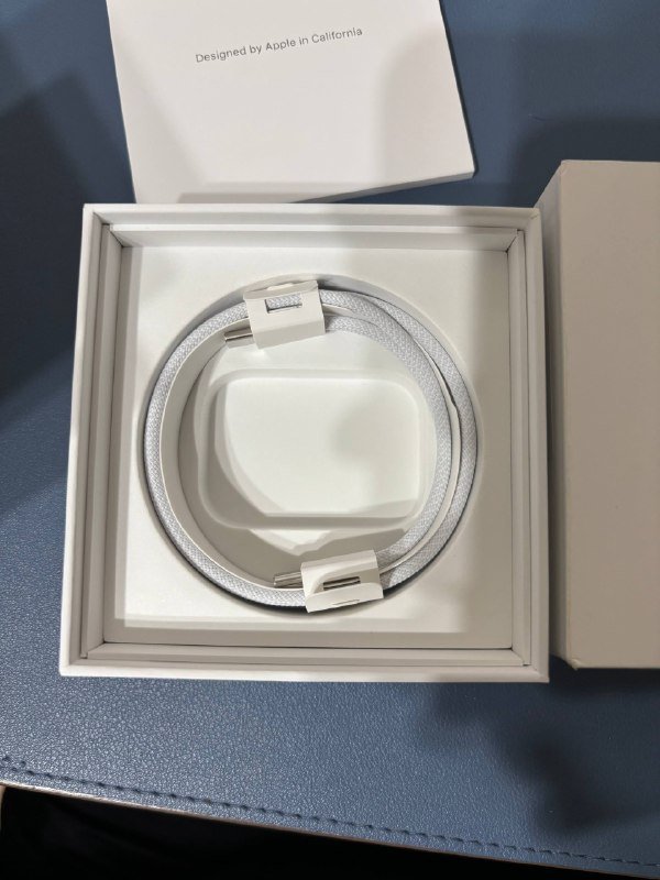 Apple AirPods 2, SoundCore Space One 2