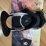 Snowboard with bindings 3