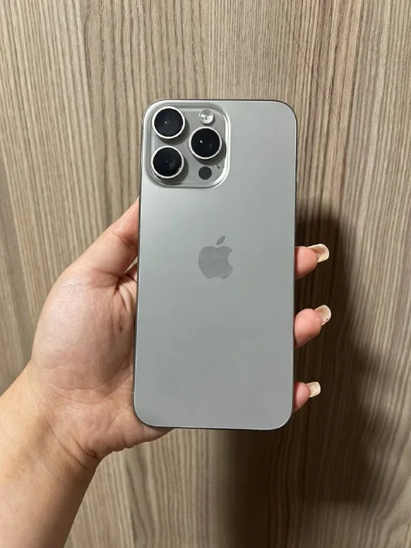 iPhone 15 Pro Max 256 GB 1