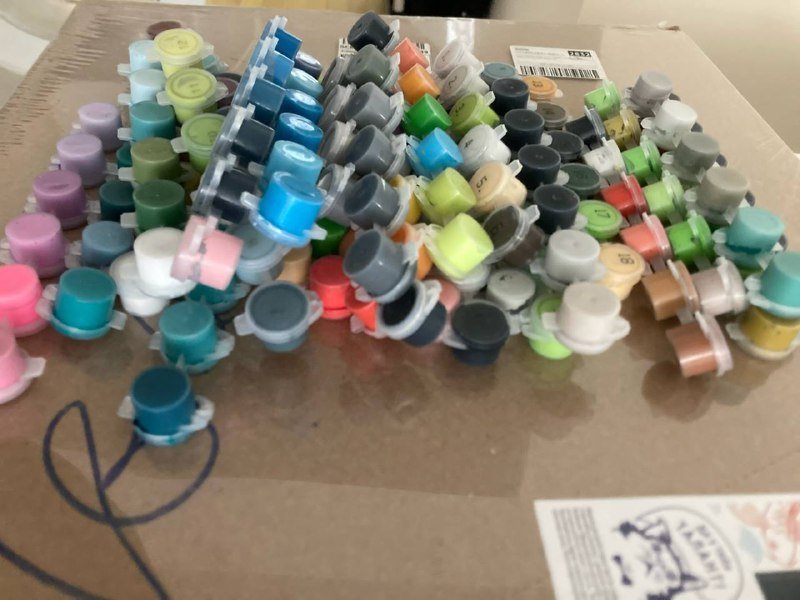 Краски от картин по номерам разных цветов и оттенков 2