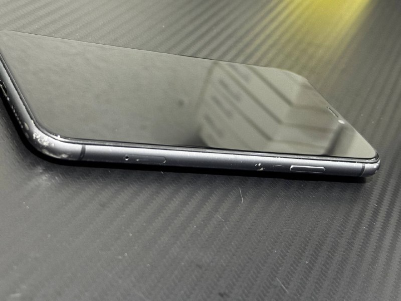 iPhone 11 черный, iPhone 11 белый 64 ГБ 3