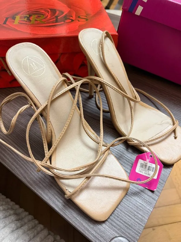 Women's lace-up sandals, size 41 1