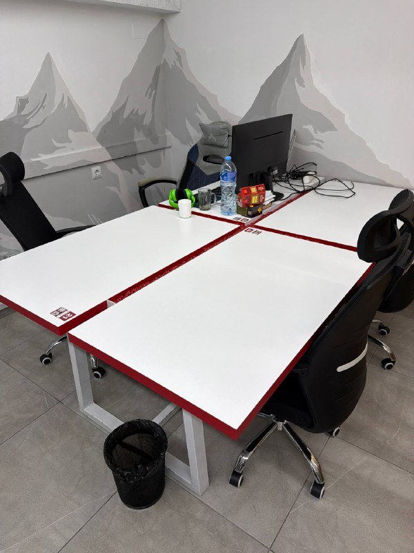 Офисные кресла, столы, кофемашина, мешок, стеклянная посуда 9