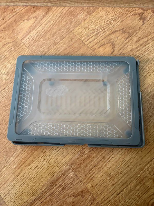 Прорезиненный чехол на MacBook Pro 14