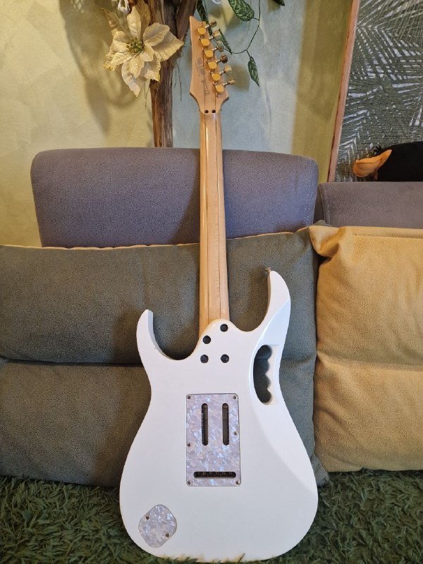 Ibanez JEM7V-WH гитара Стива Вая 3
