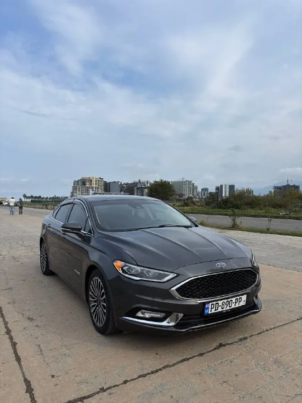 Ford Fusion Hybrid 2017 1