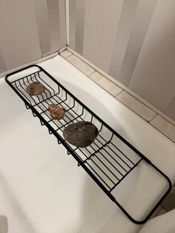 Женские макасины, салатница, лампа, холсты, деревянная миска, подставка, шкаф, ящик, стаканы, конфетница 6