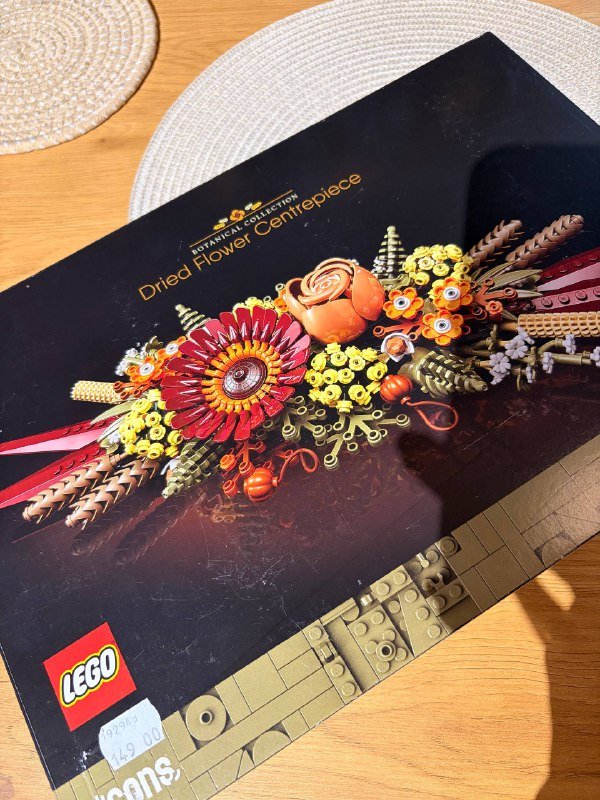 lego dried flower centrepiece
