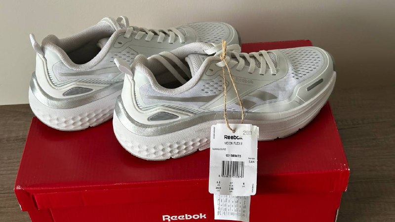 Кроссовки Reebok Moon Flex 2 женские размер 37 6