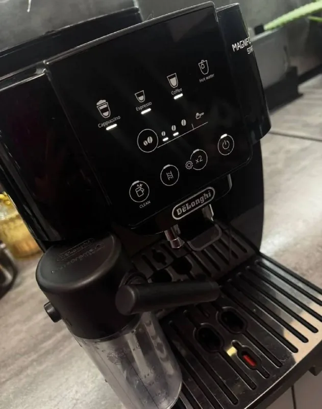 Кофемашина DeLonghi 1