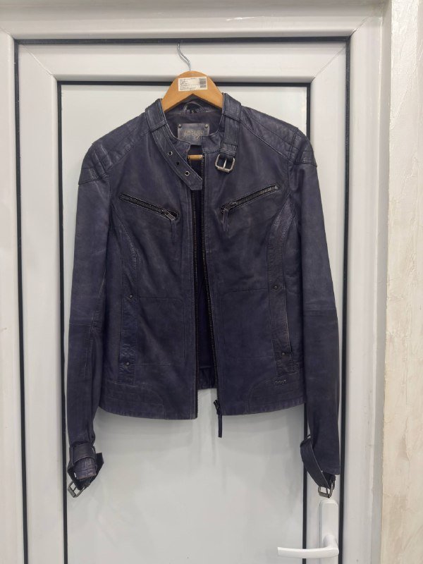 Кожаная винтажная куртка приталенная