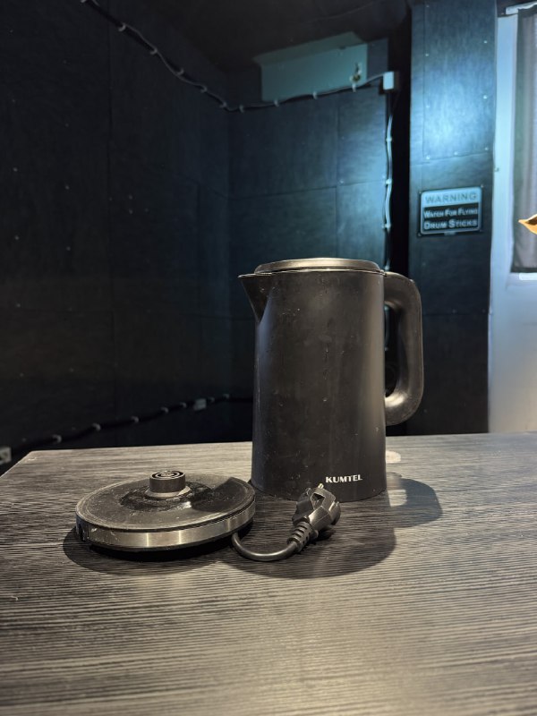 Кресло офисное, Стол офисный с ящиками 10