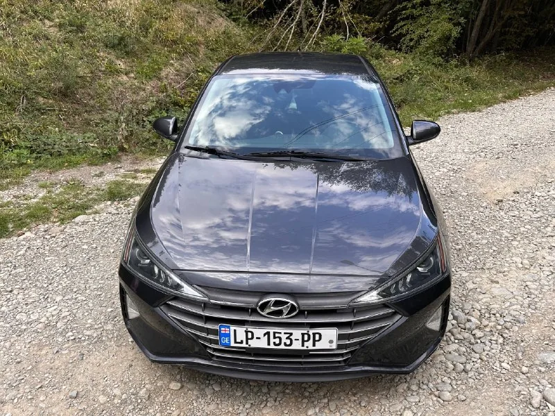 Hyundai Elantra 2019 1