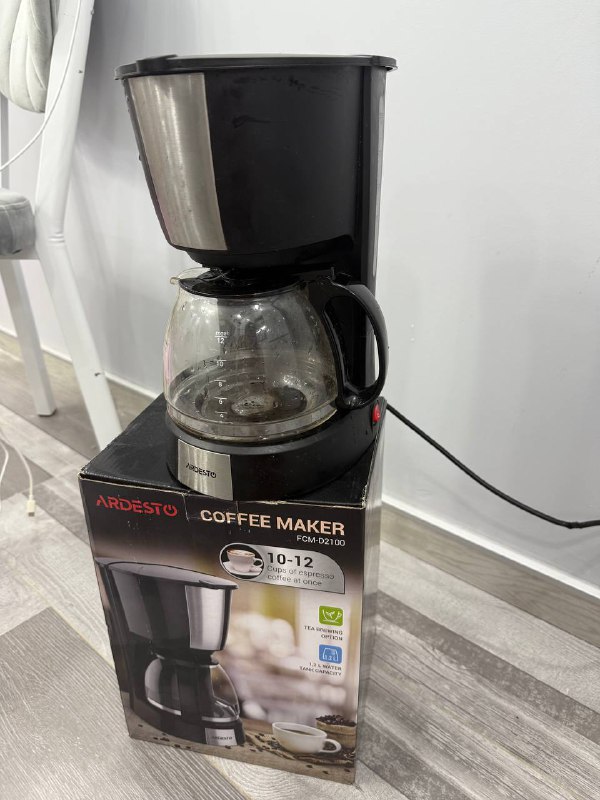 Кеды Пума, Кроссовки MERRELL, Ветровки Zara, Nike, Книга Чак Паланик, Игрушка Harry Potter 4