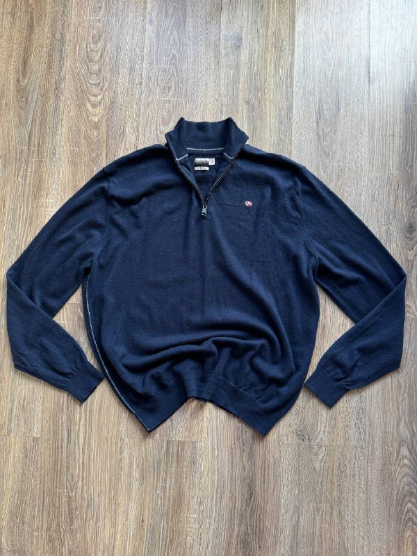 Штаны Diesel, футболка Patagonia, джемпер Napapijri, джинсы Carhartt, шорты Lonsdale, футболка Men of Mayhem, футболка Roberto Cavalli, бананка Eastpak, мессенджер The North Face 5