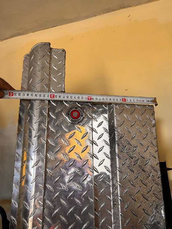 Ящик алюминиевый для инструментов пикапа с замком 6