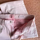Джинсы Guess, белое муслиновое платье Aerie 1