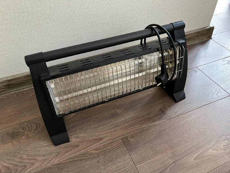 Обогреватель кварцевый напольный черный 1