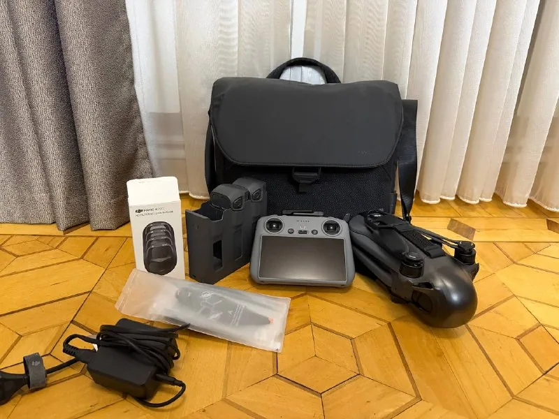 DJI Mavic 4 Pro Fly More Combo с профессиональным объективом 1