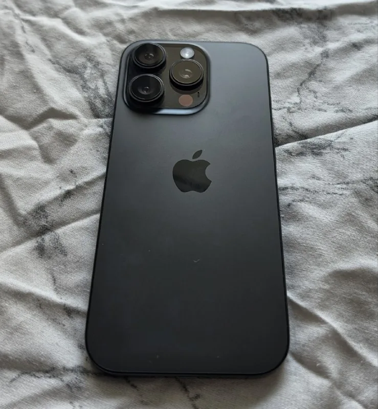 iPhone 16 Pro 1