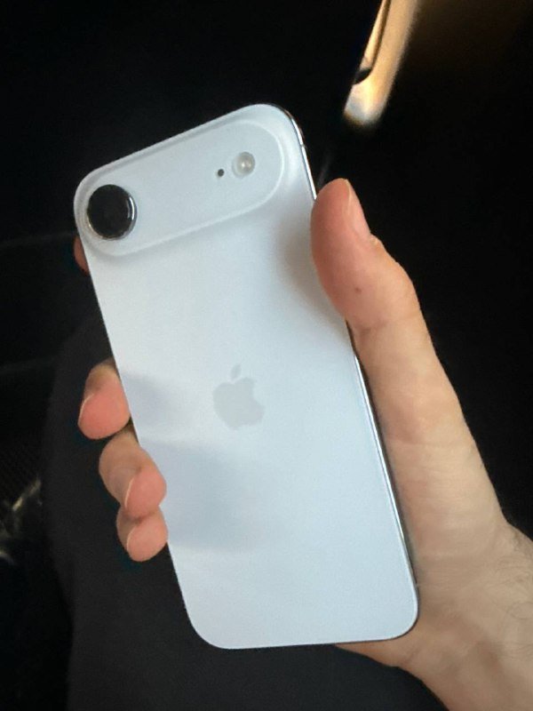 iPhone Air Blue 256 GB 2