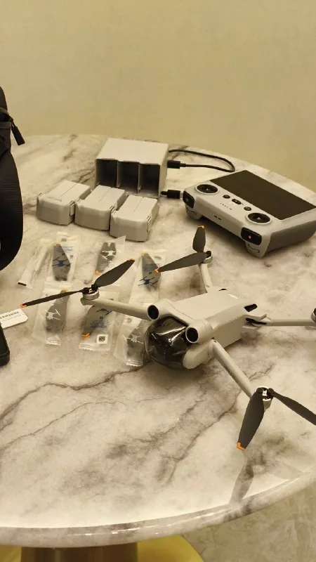 Квадрокоптер DJI Mini 3 Pro RC 1