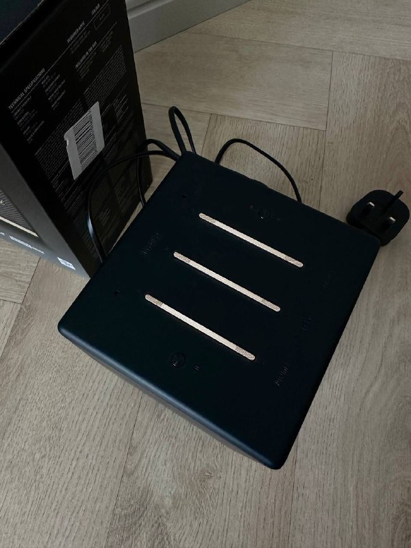 Колонка Marshall Uxbridge Voice Bluetooth Wi-Fi 4
