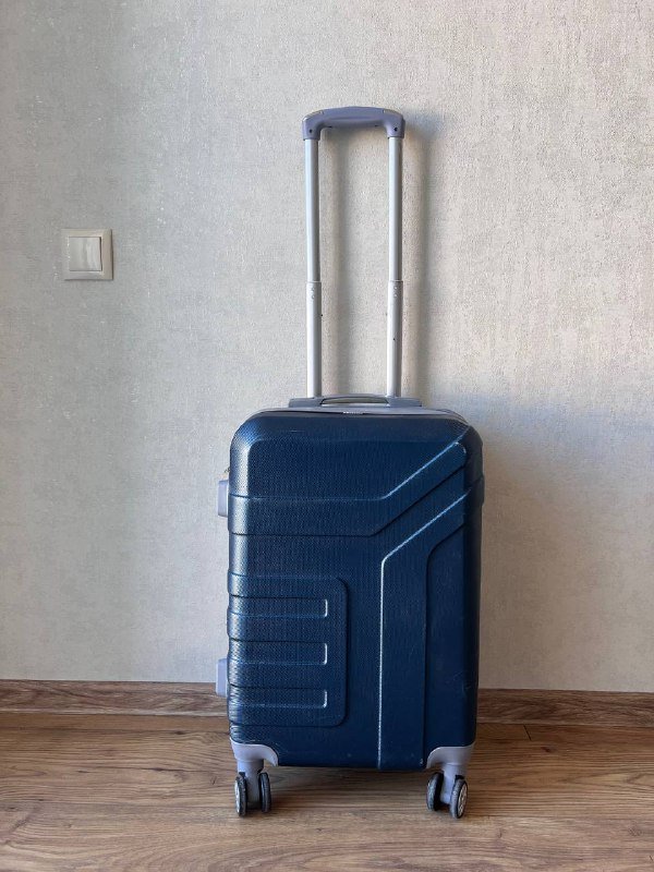 Чемодан с дефектами