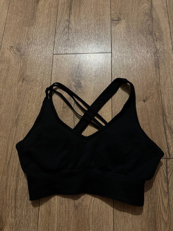 Спортивный топ черный 2