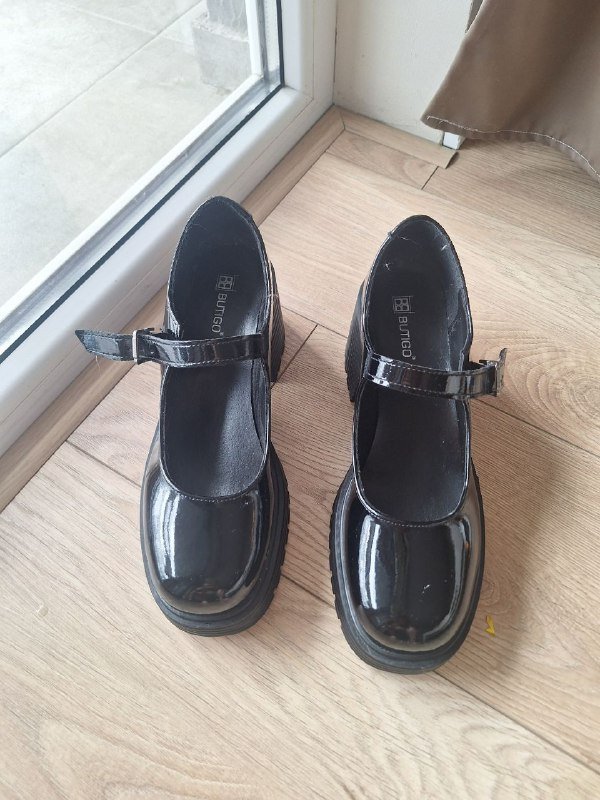 Женские туфли 39 размер