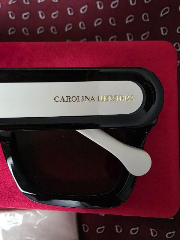 Оригинальные очки Carolina Herrera 6