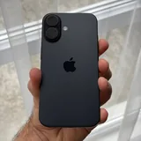 iPhone 16 256 ГБ с оригинальным чехлом 1
